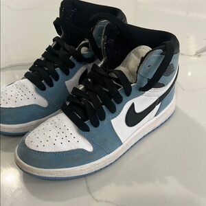 Jordan 1 retro high university blue perfect condition worn a few times.